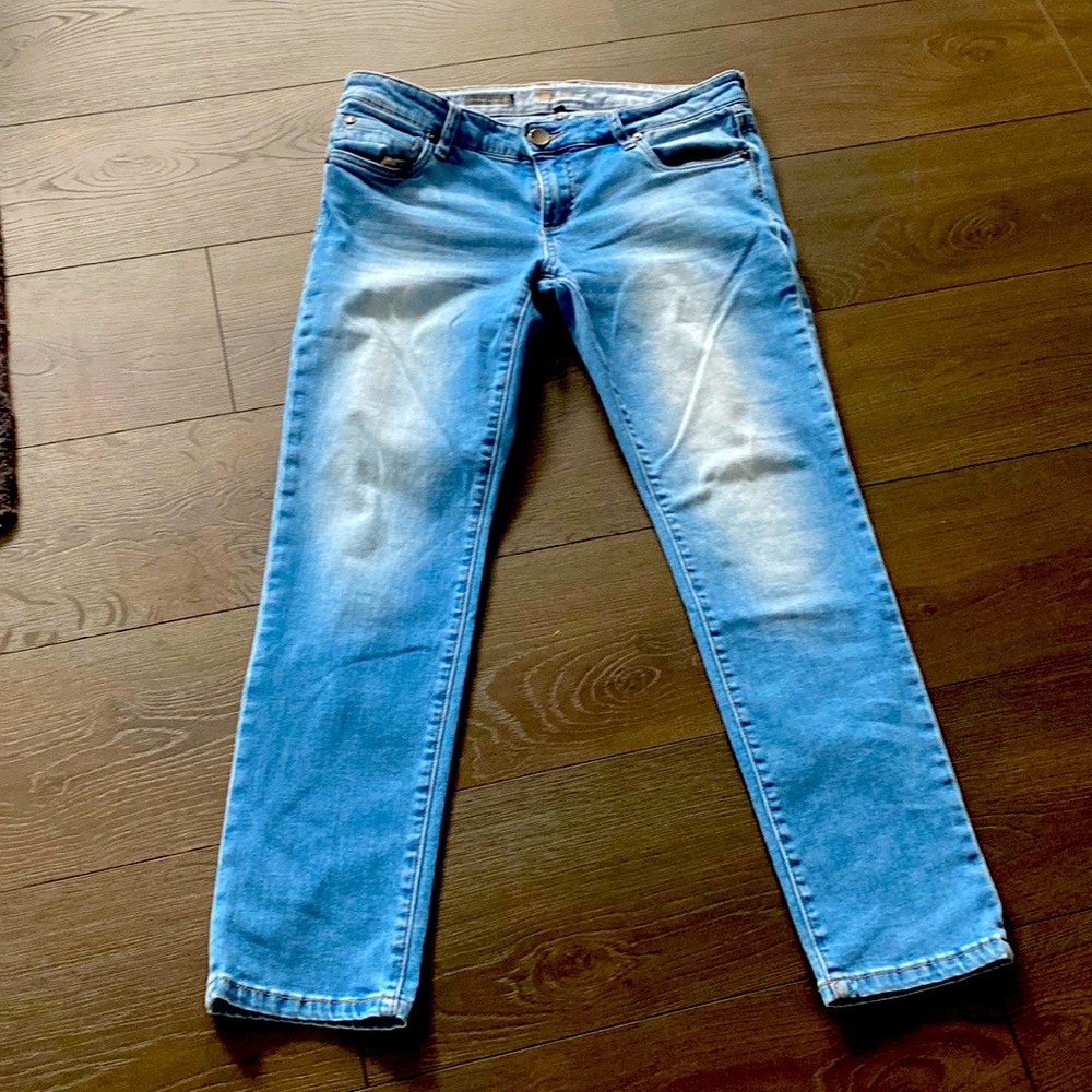 Women’s 6P light colored jeans